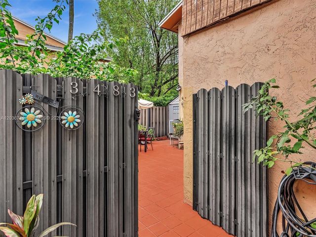 3483 SW 52nd Ave, Pembroke Park, FL 33023