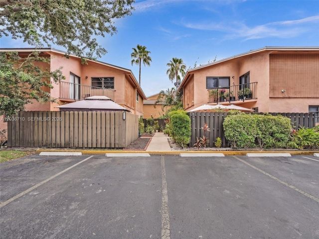 3483 SW 52nd Ave, Pembroke Park, FL 33023