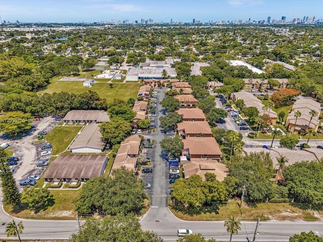 3483 SW 52nd Ave, Pembroke Park, FL 33023