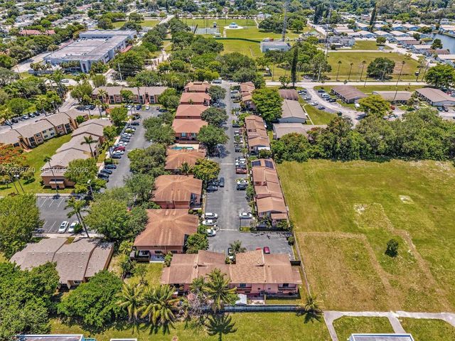 3483 SW 52nd Ave, Pembroke Park, FL 33023