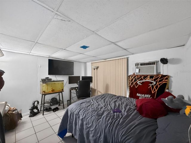 8009 CORNWALL LANE, Tampa, FL 33615