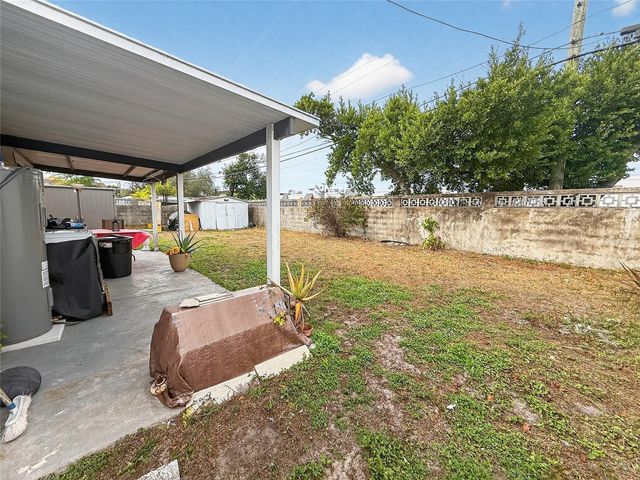 8009 CORNWALL LANE, Tampa, FL 33615