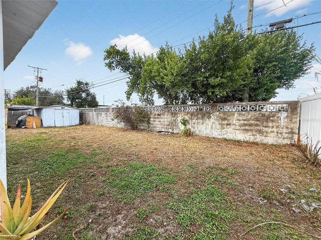 8009 CORNWALL LANE, Tampa, FL 33615