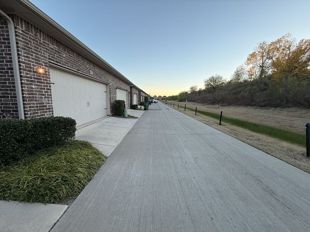 4510 Meadow Hawk Drive, Arlington, TX 76005