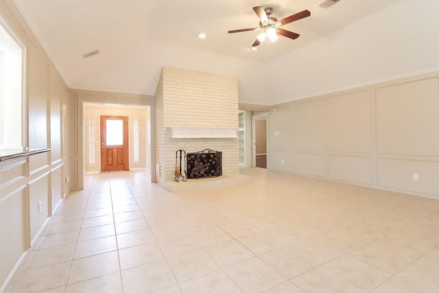 2303 Prestwick Drive, League City, TX 77573