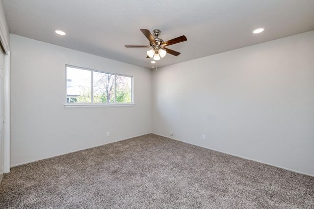 2605 E Sussex Way, Fresno, CA 93726