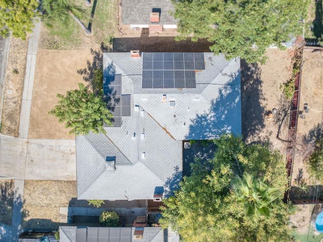 2605 E Sussex Way, Fresno, CA 93726