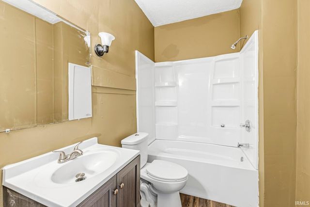 1310 Kinyon Street, South Bend, IN 46616