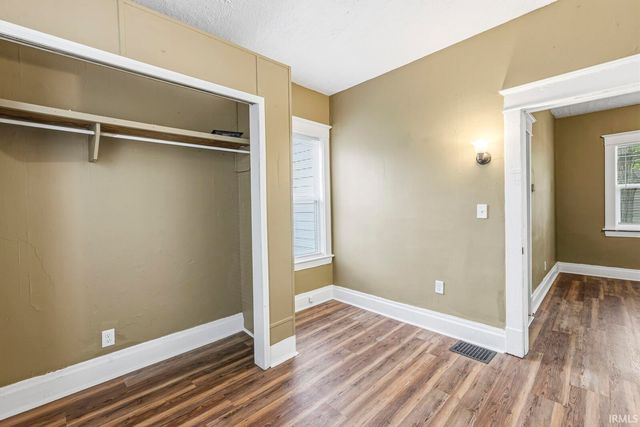 1310 Kinyon Street, South Bend, IN 46616