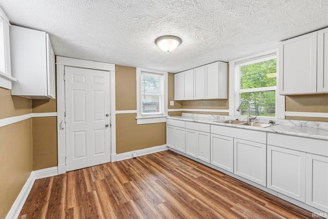 1310 Kinyon Street, South Bend, IN 46616