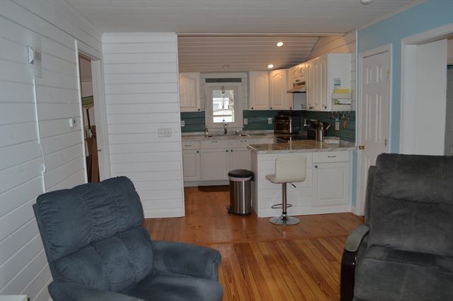 17 Bungalow Ln, Wareham, MA 02532