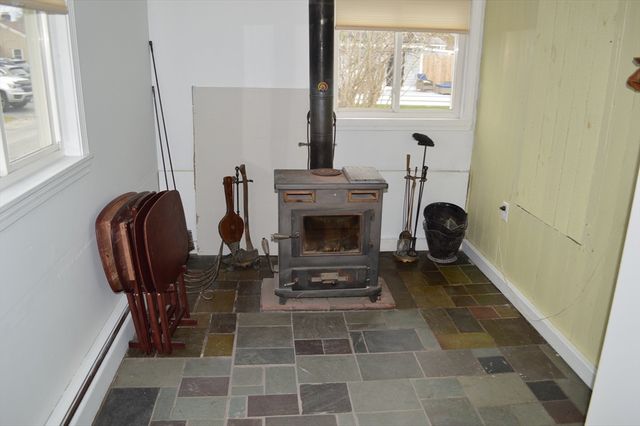 17 Bungalow Ln, Wareham, MA 02532