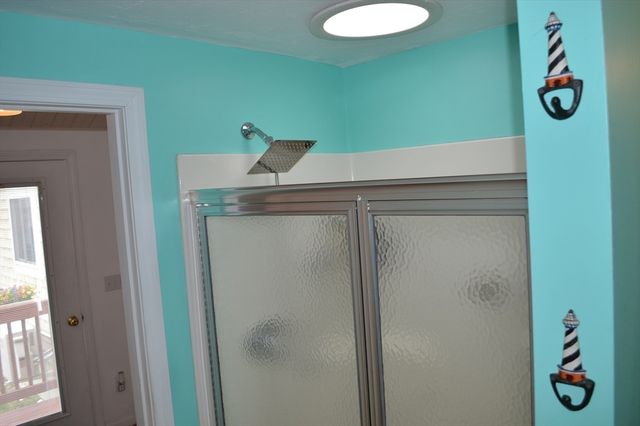 17 Bungalow Ln, Wareham, MA 02532