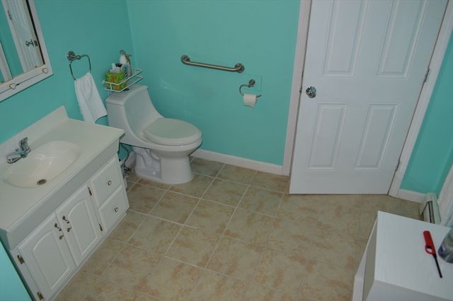 17 Bungalow Ln, Wareham, MA 02532