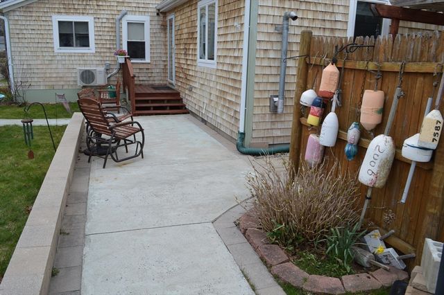 17 Bungalow Ln, Wareham, MA 02532