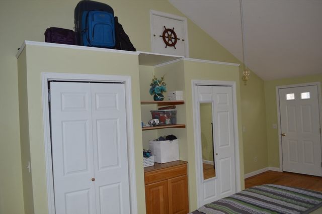 17 Bungalow Ln, Wareham, MA 02532