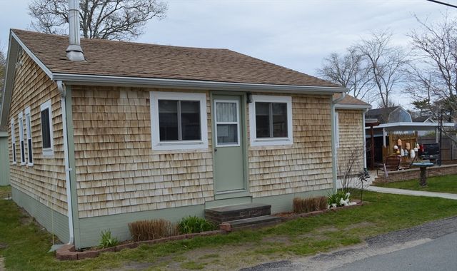 17 Bungalow Ln, Wareham, MA 02532