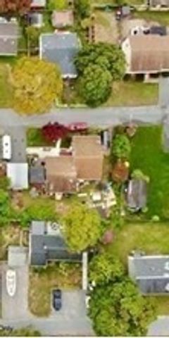 17 Bungalow Ln, Wareham, MA 02532