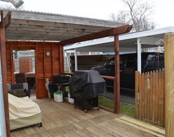 17 Bungalow Ln, Wareham, MA 02532