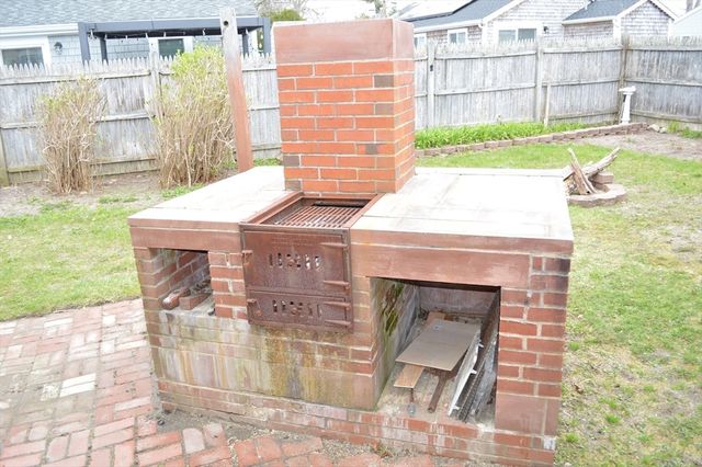 17 Bungalow Ln, Wareham, MA 02532