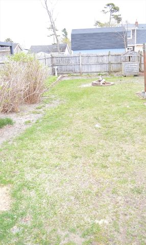 17 Bungalow Ln, Wareham, MA 02532