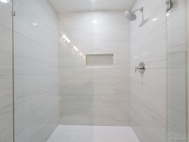 2886 Summers Place, Troy, MI 48084