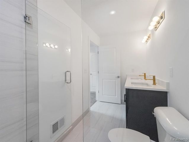 2886 Summers Place, Troy, MI 48084