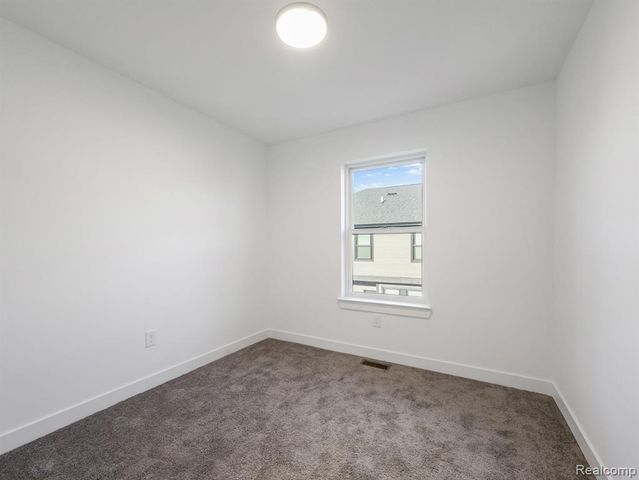 2886 Summers Place, Troy, MI 48084