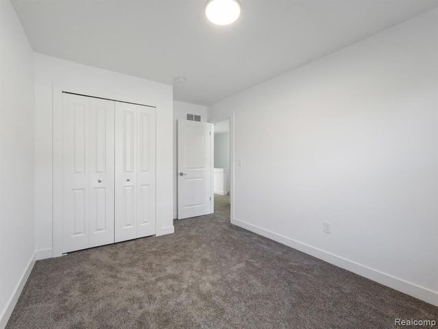 2886 Summers Place, Troy, MI 48084