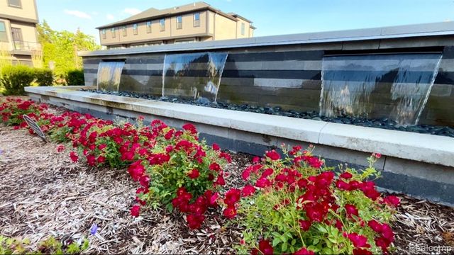 2886 Summers Place, Troy, MI 48084