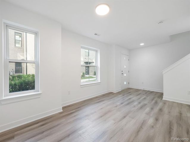 2886 Summers Place, Troy, MI 48084