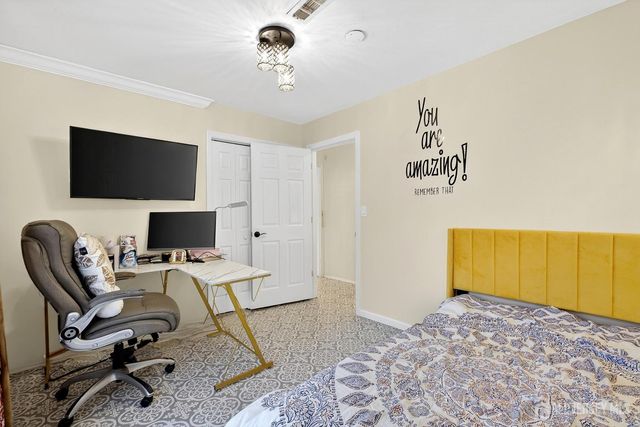 112 W Willow W Street, Colonia, NJ 07067