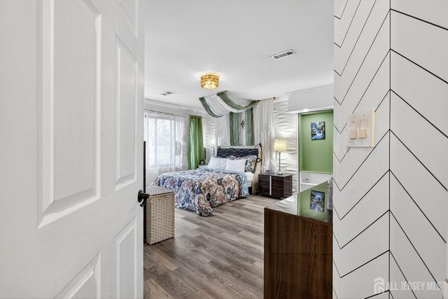 112 W Willow W Street, Colonia, NJ 07067