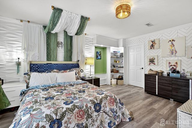 112 W Willow W Street, Colonia, NJ 07067