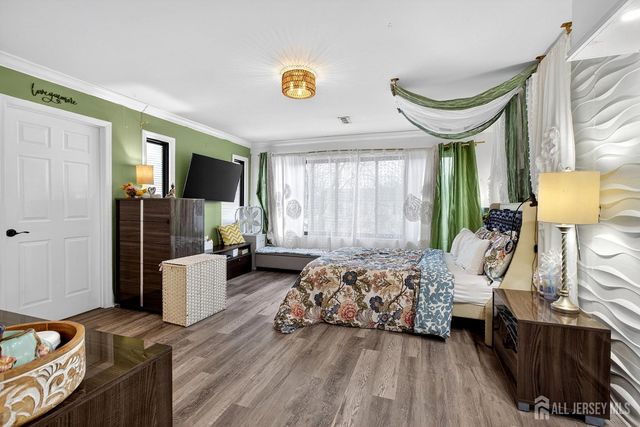 112 W Willow W Street, Colonia, NJ 07067