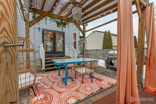 112 W Willow W Street, Colonia, NJ 07067