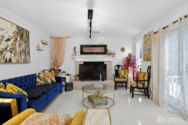 112 W Willow W Street, Colonia, NJ 07067