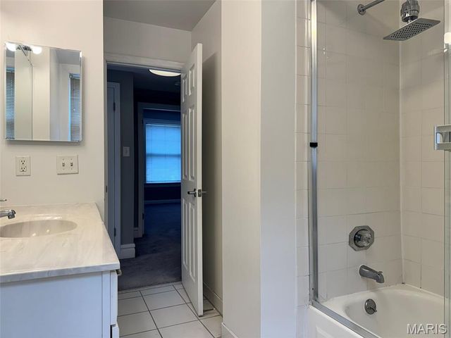 5510 Waterman Boulevard 201, St Louis, MO 63112