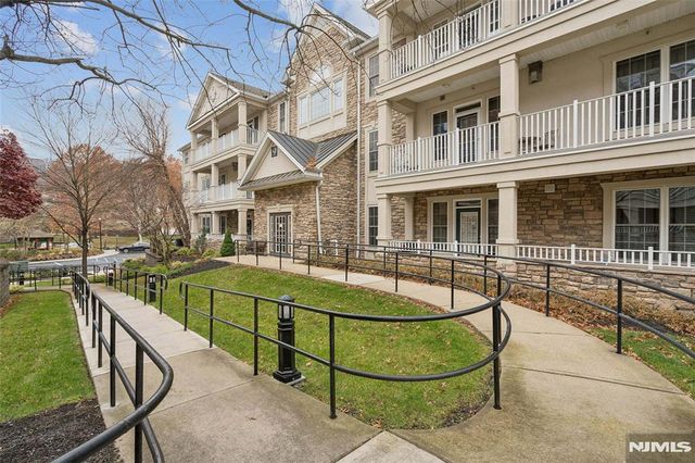 911 Holly Lane, Cedar Grove, NJ 07009