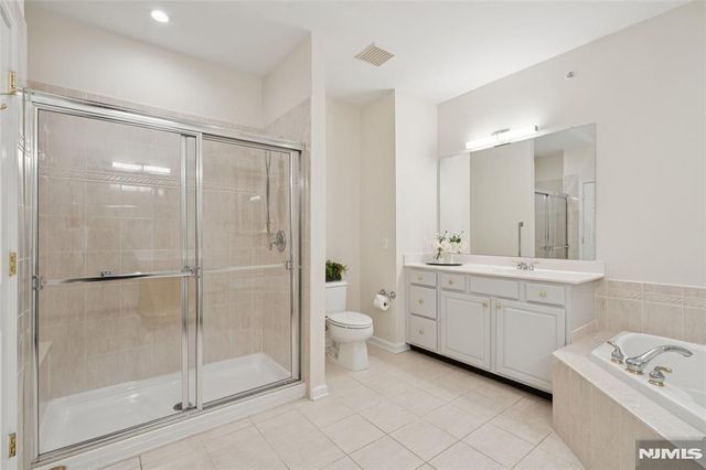 911 Holly Lane, Cedar Grove, NJ 07009