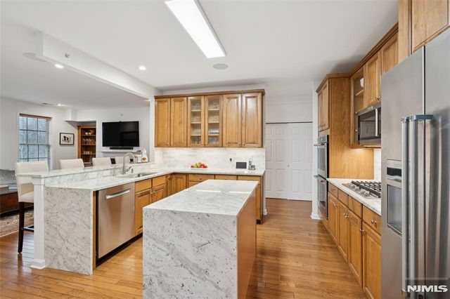 911 Holly Lane, Cedar Grove, NJ 07009