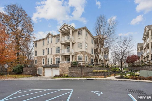 911 Holly Lane, Cedar Grove, NJ 07009