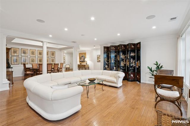 911 Holly Lane, Cedar Grove, NJ 07009