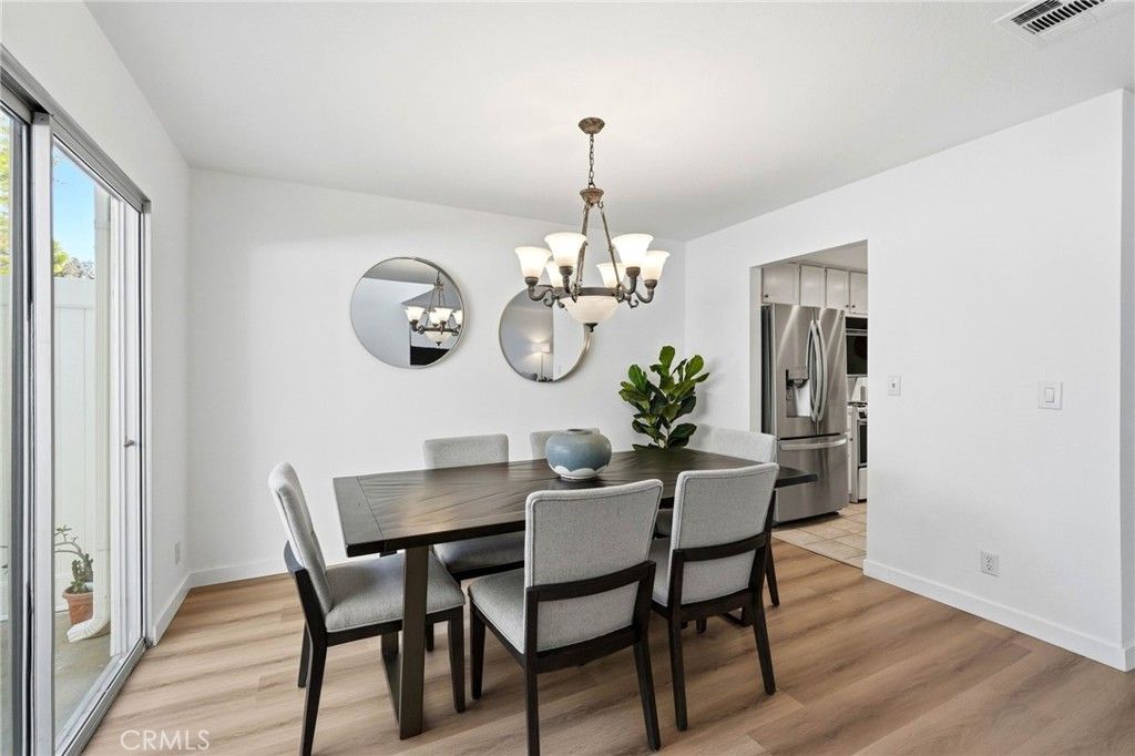 Image 13 of property listing at 18130 Andrea Circle N 4, Northridge, CA 91325