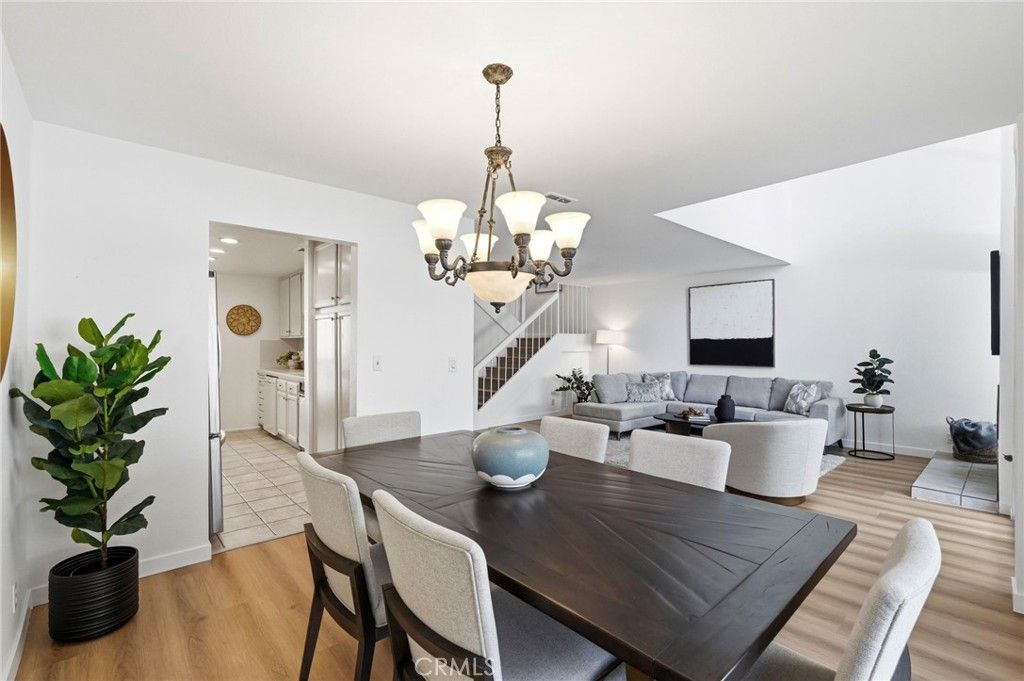 Image 14 of property listing at 18130 Andrea Circle N 4, Northridge, CA 91325