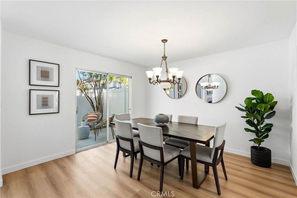 Image 15 of property listing at 18130 Andrea Circle N 4, Northridge, CA 91325