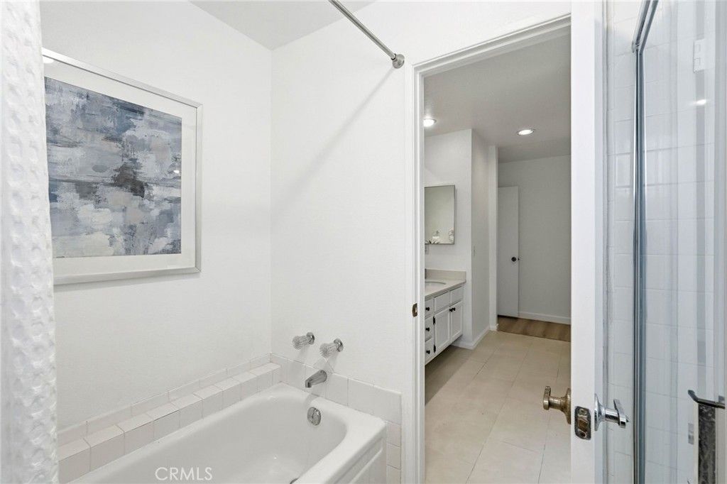 Image 35 of property listing at 18130 Andrea Circle N 4, Northridge, CA 91325