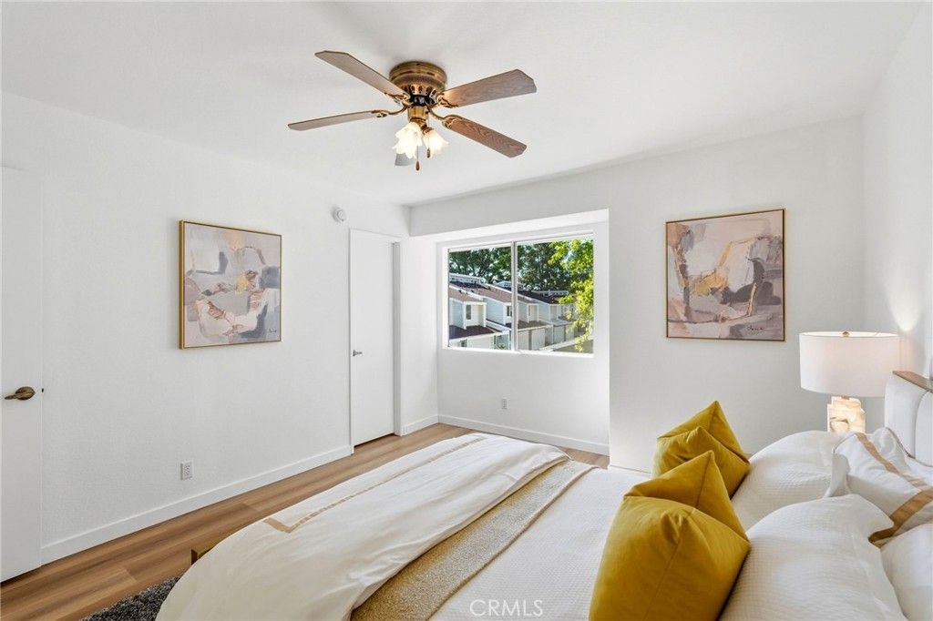 Image 39 of property listing at 18130 Andrea Circle N 4, Northridge, CA 91325