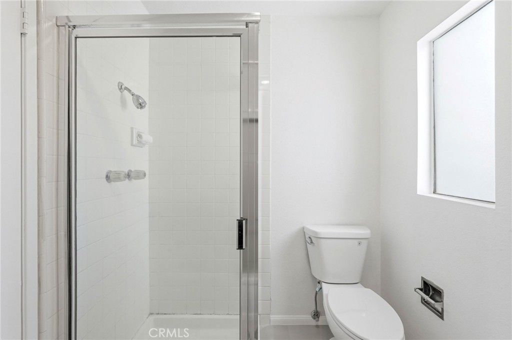 Image 40 of property listing at 18130 Andrea Circle N 4, Northridge, CA 91325