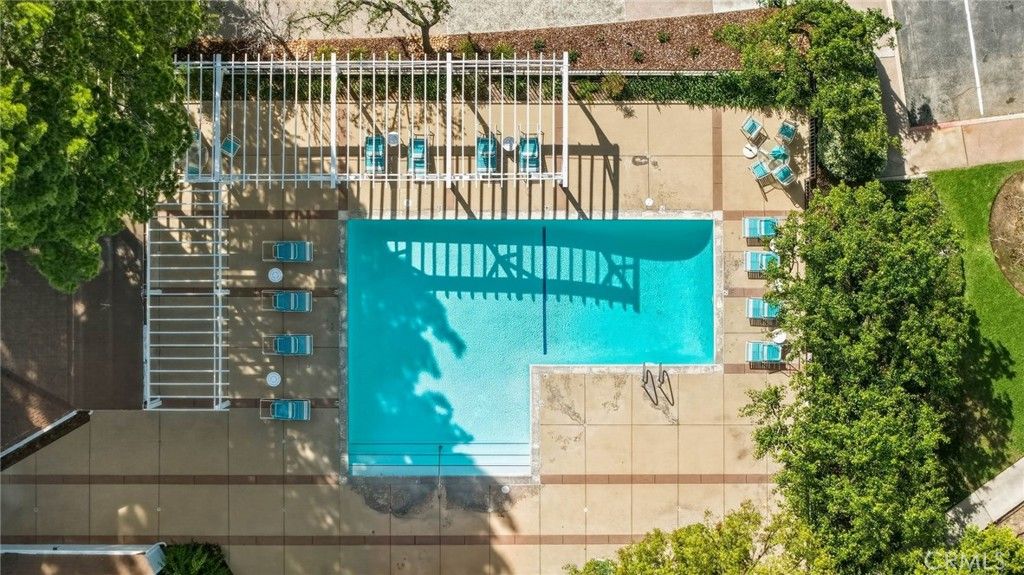 Image 50 of property listing at 18130 Andrea Circle N 4, Northridge, CA 91325